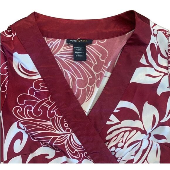 BCBG Kimono style wrap side tie red/cream flowered silk top - Picture 4 of 4